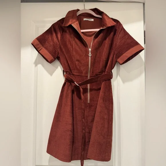 BROWN CORDUROY MINI DRESS WITH ZIPPER AND BELT - Picture 2 of 5
